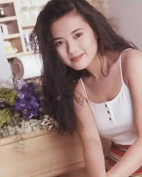 被窝影院内容配图：淫乱凡尔赛宫